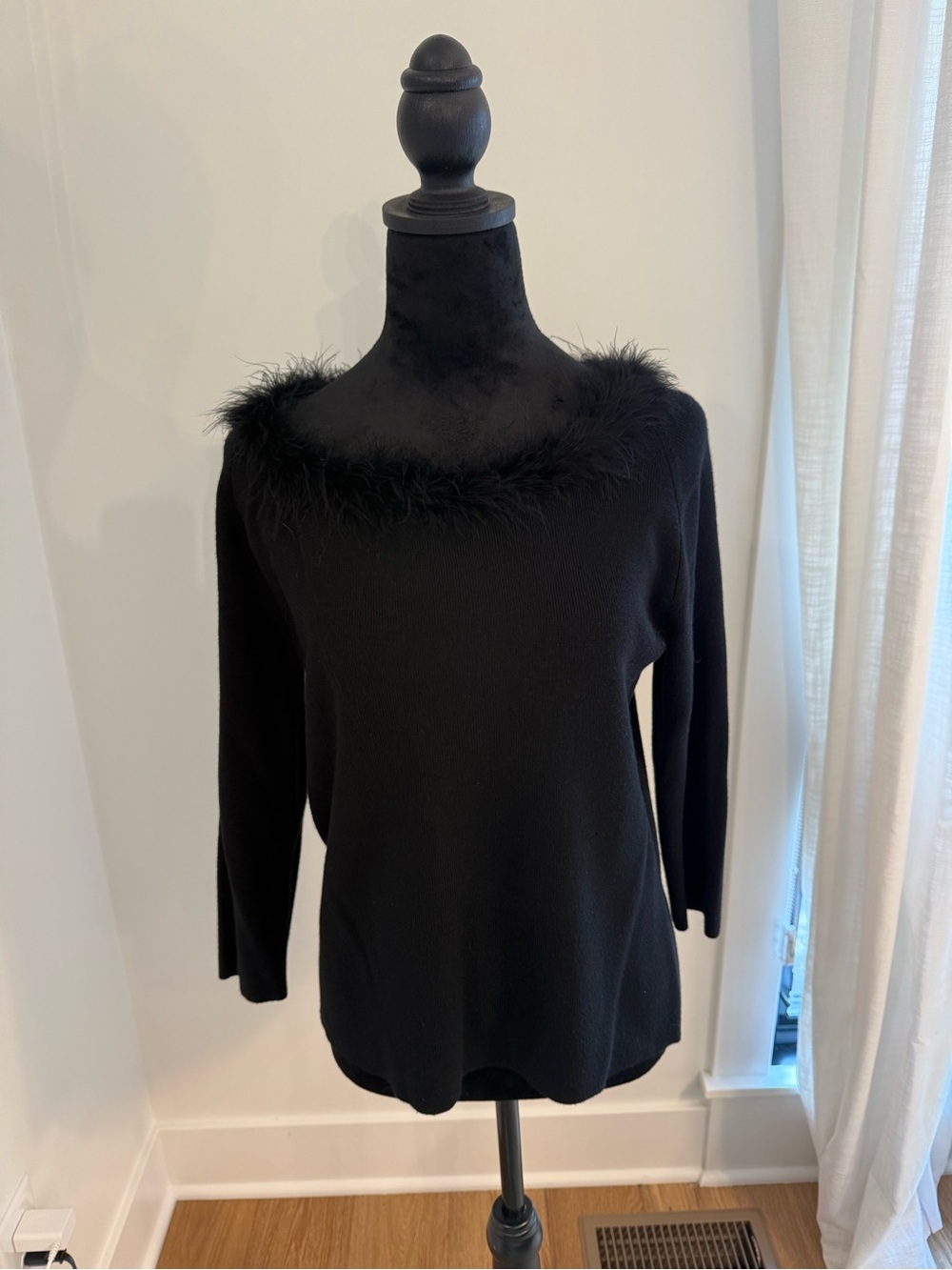Hilard & Hanson Petite Black Feather Trim Sweater Size PM